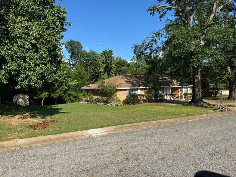102 Nannie Ln, Palestine, TX à vendre - Photo de l’immeuble – Image 3 sur 20