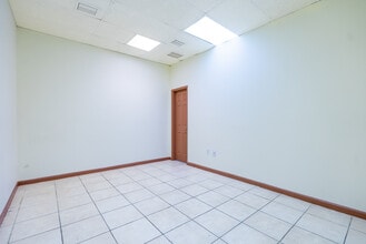 16391 NE 11th Ave, North Miami Beach, FL à louer Photo intérieure– Image 1 sur 3