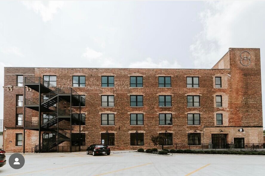 251-261 S River St, Aurora, IL à vendre - Photo de l’immeuble – Image 1 sur 11