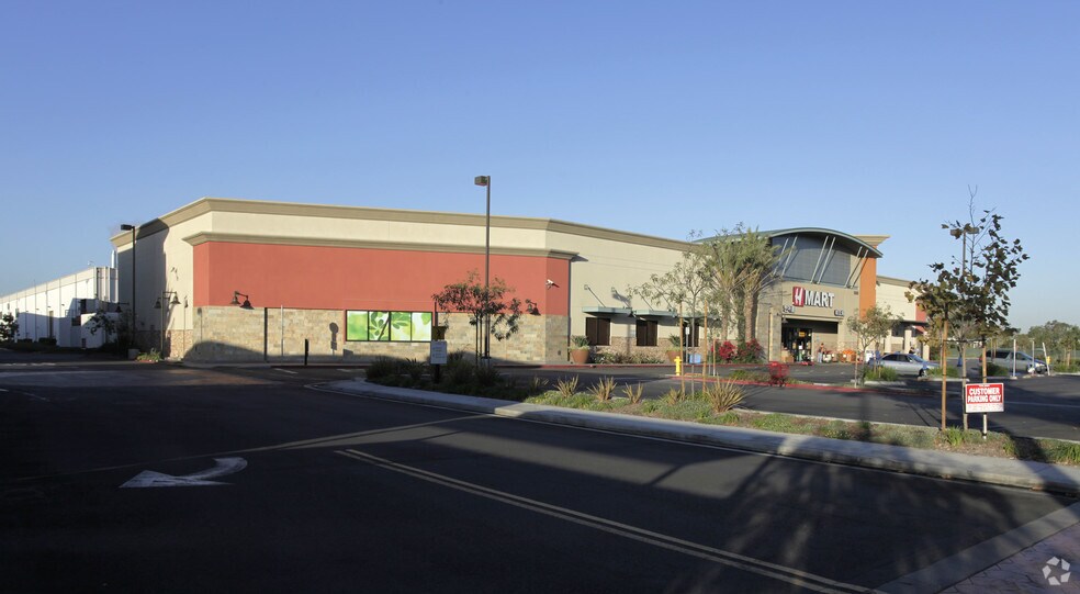 2700 Alton Pky, Irvine, CA à louer - Photo principale – Image 2 sur 9