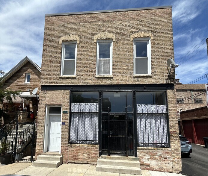 1616 W 18th Pl, Chicago, IL à louer - Photo de l’immeuble – Image 2 sur 10