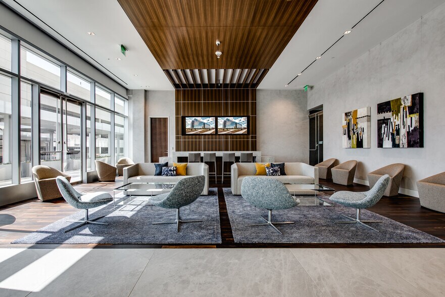 6303 Cowboys Way, Frisco, TX à louer - Photo de l’immeuble – Image 3 sur 3