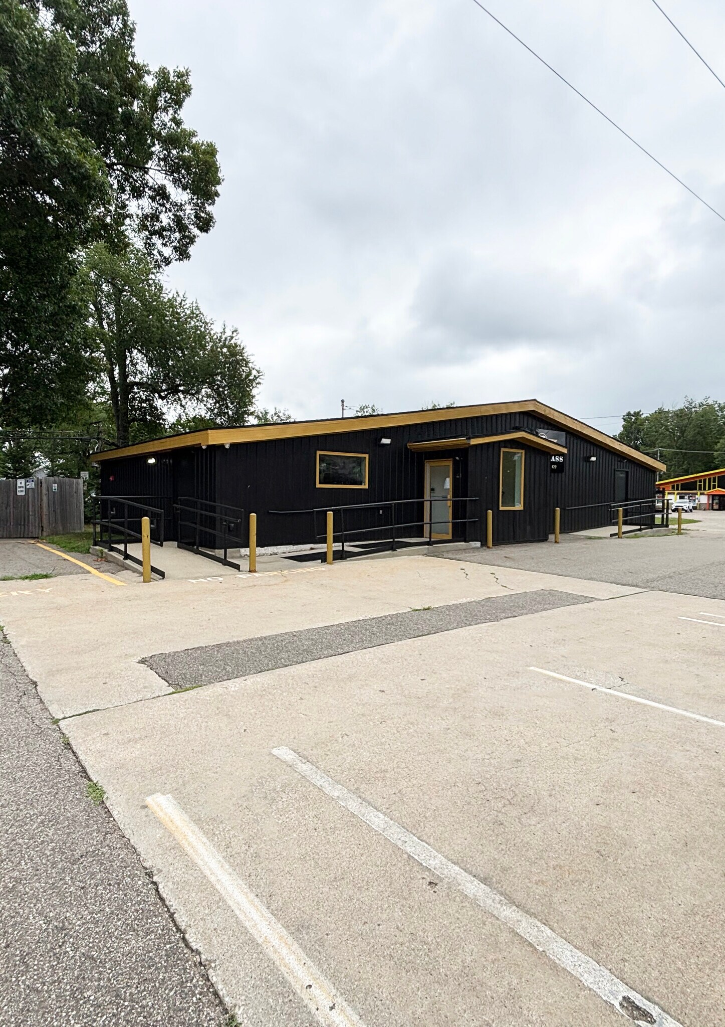 9017 S Sprinkle Rd, Kalamazoo, MI à vendre Photo de l’immeuble– Image 1 sur 5