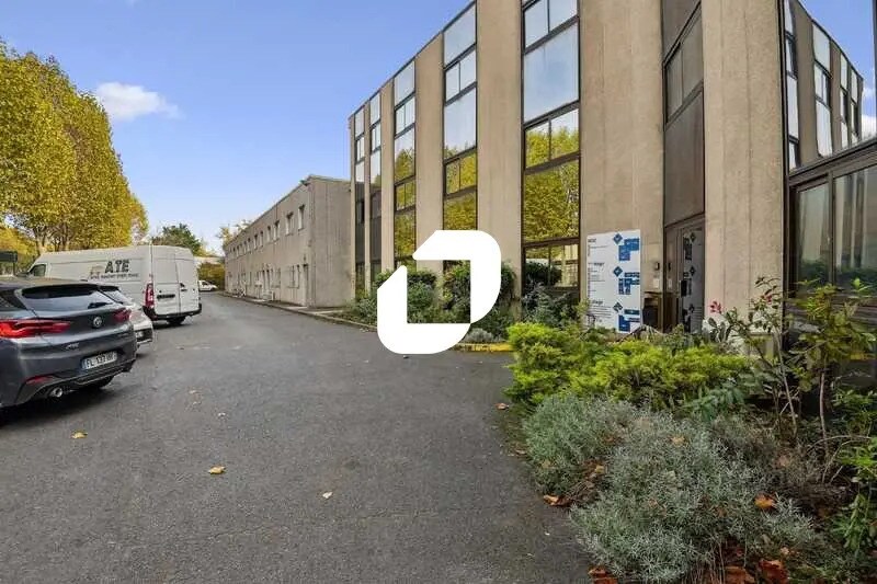 Bureau dans Grigny à louer - Photo de l’immeuble – Image 1 sur 11