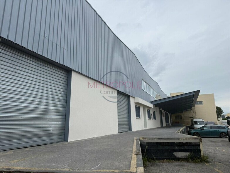 Industriel/Logistique dans Saint-Laurent-du-Var à louer - Photo de l’immeuble – Image 2 sur 12