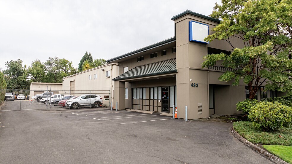 483 Shelley St, Springfield, OR à louer - Photo de l’immeuble – Image 2 sur 8