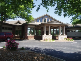 Plus de détails pour 2850 W Clay St, Saint Charles, MO - Bureau à vendre