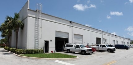 2721-2737 NW 19th St, Pompano Beach, FL à louer Photo intérieure– Image 2 sur 11