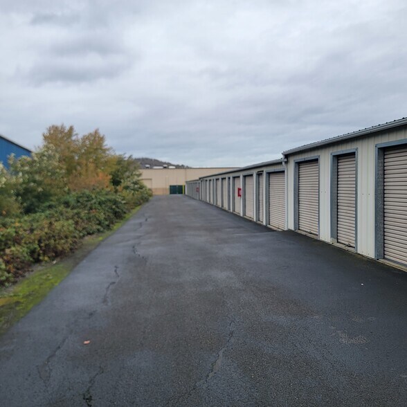 1620 Green Siding Rd, Roseburg, OR à vendre - Photo de l’immeuble – Image 2 sur 3
