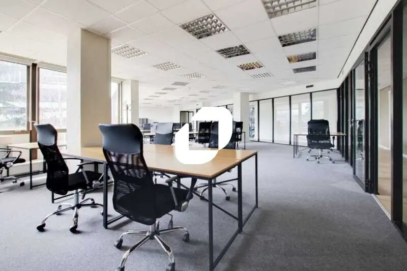 Bureau dans Saint-Cloud à vendre - Photo de l’immeuble – Image 2 sur 11