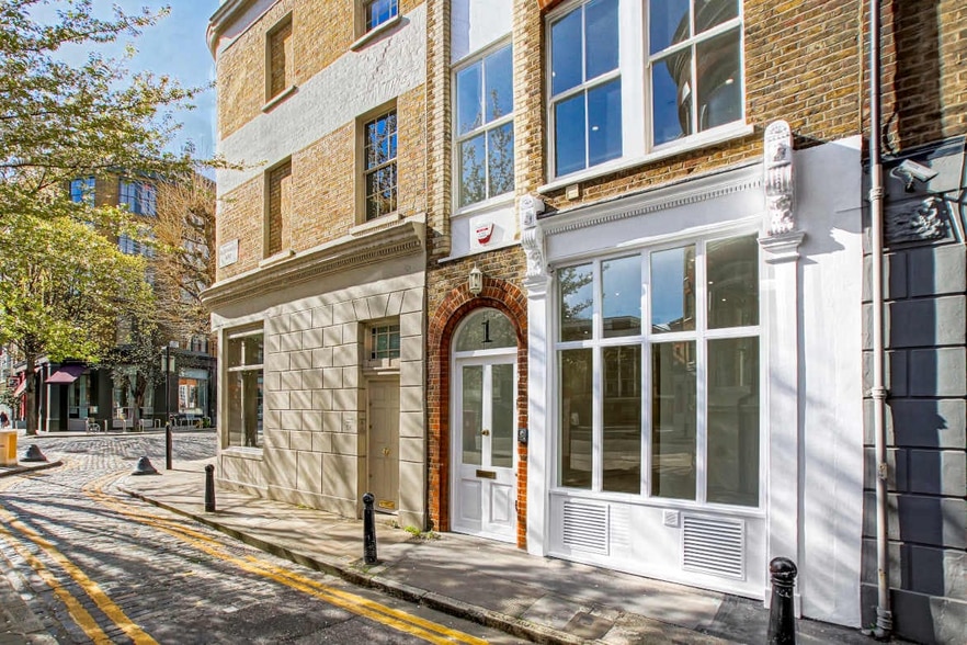 1 Albemarle Way, Londres à louer - Photo de l’immeuble – Image 2 sur 9