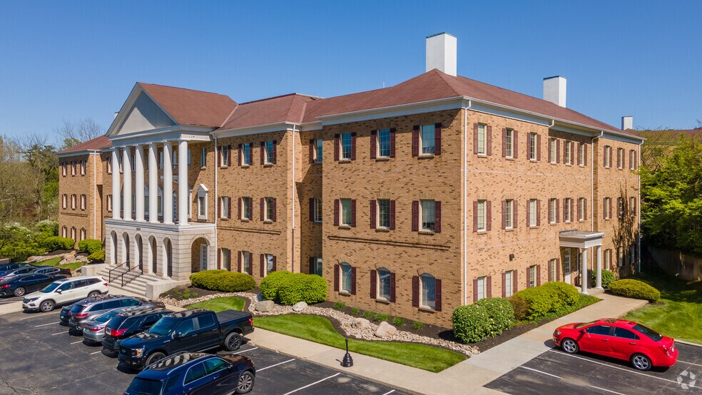 8280 Montgomery Rd, Cincinnati, OH à louer - Photo principale – Image 1 sur 4