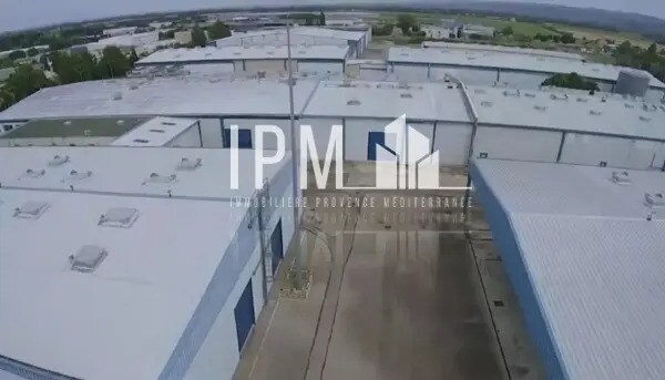 Local d’activités dans Tarascon à louer - Photo de l’immeuble – Image 3 sur 4