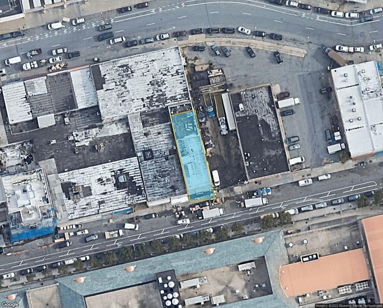 131-35 Fowler Ave, Flushing, NY à louer Photo principale– Image 1 sur 2