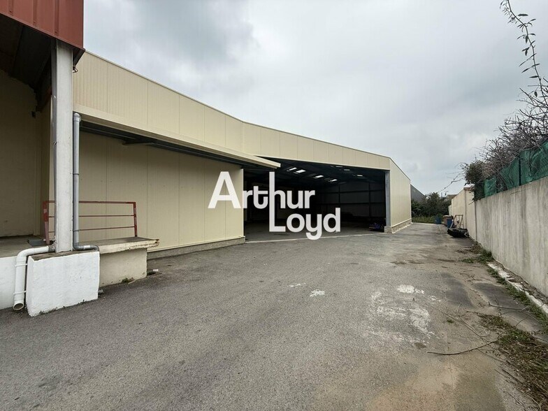 414 Boulevard Du Commerce, Puget-sur-Argens à vendre - Photo de l’immeuble – Image 2 sur 3
