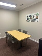 8384 Six Forks Rd, Raleigh, NC à louer Photo intérieure– Image 2 sur 14