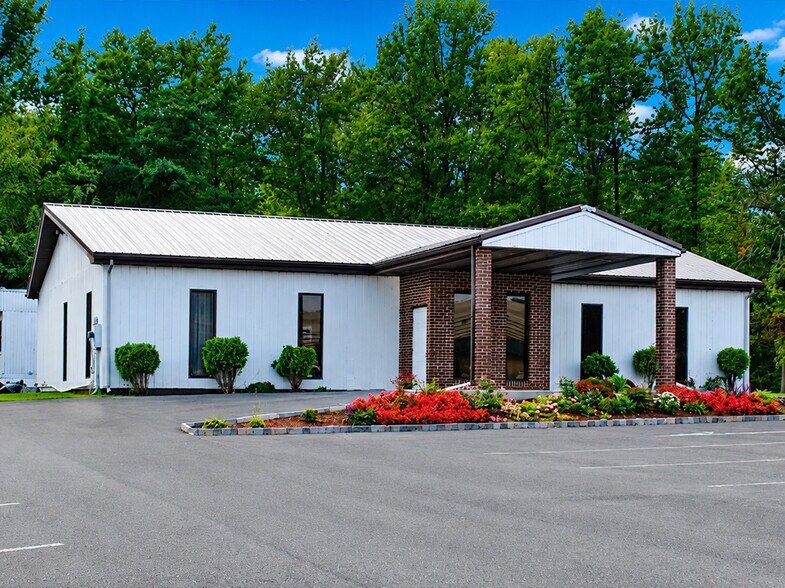 914 Middle River Rd, Middle River, MD à vendre - Photo de l’immeuble – Image 2 sur 9