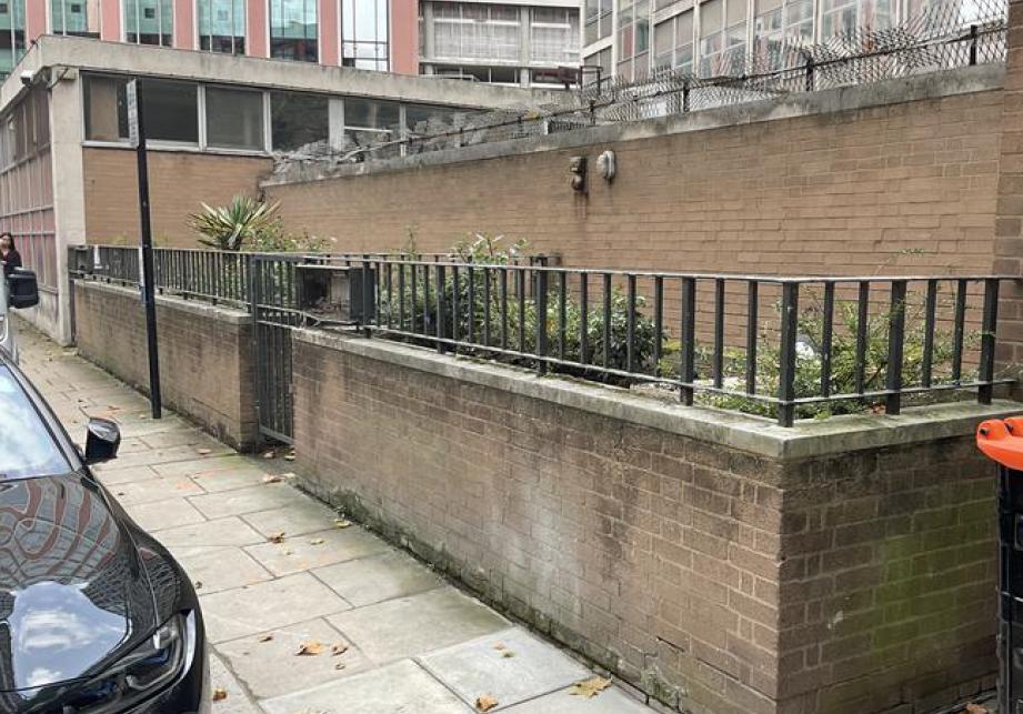 3 Caxton Walk, Londres à louer Photo principale– Image 1 sur 5