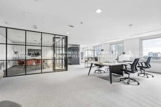 9-17 Allee De L'Arche, Courbevoie à louer Photo intérieure– Image 1 sur 8