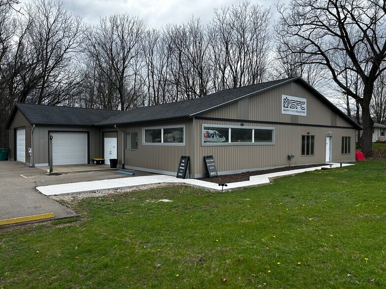 7755 Stadium Dr, Kalamazoo, MI à vendre - Photo de l’immeuble – Image 1 sur 8