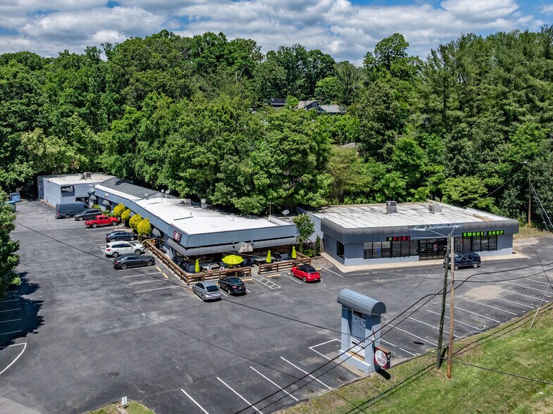 1078 Tunnel Rd, Asheville, NC à vendre - Photo de l’immeuble – Image 1 sur 9