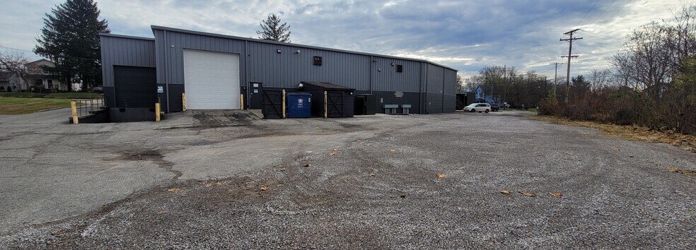 704 Warren Ave, Niles, OH à vendre - Photo de l’immeuble – Image 2 sur 2