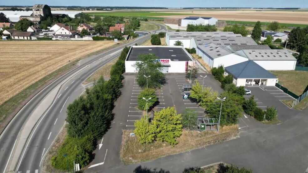 Local commercial dans Les Villages Vovéens à vendre - Aérien – Image 1 sur 16