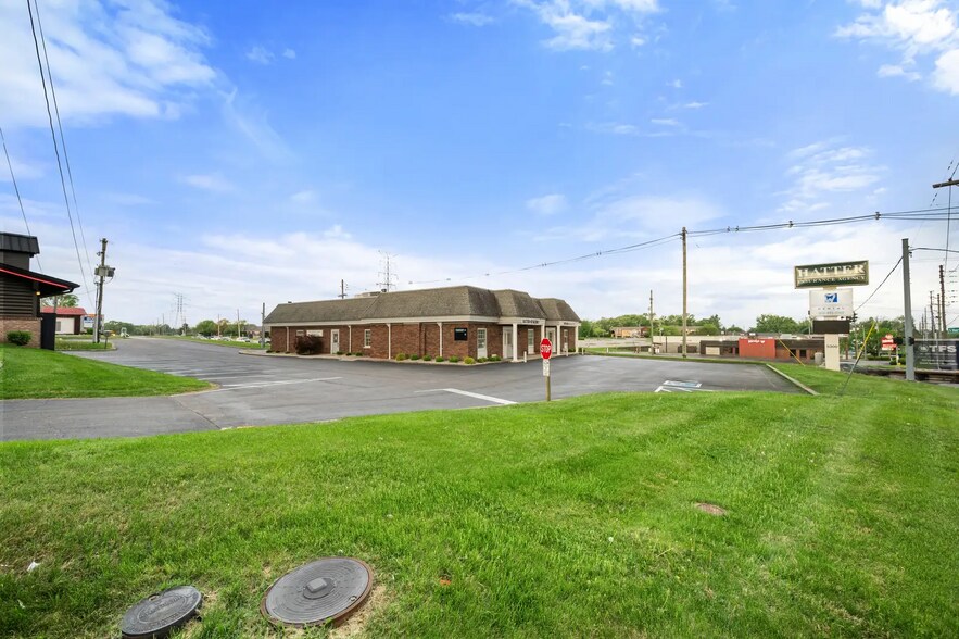 5300 Bardstown Rd, Louisville, KY à louer - Photo de l’immeuble – Image 1 sur 2