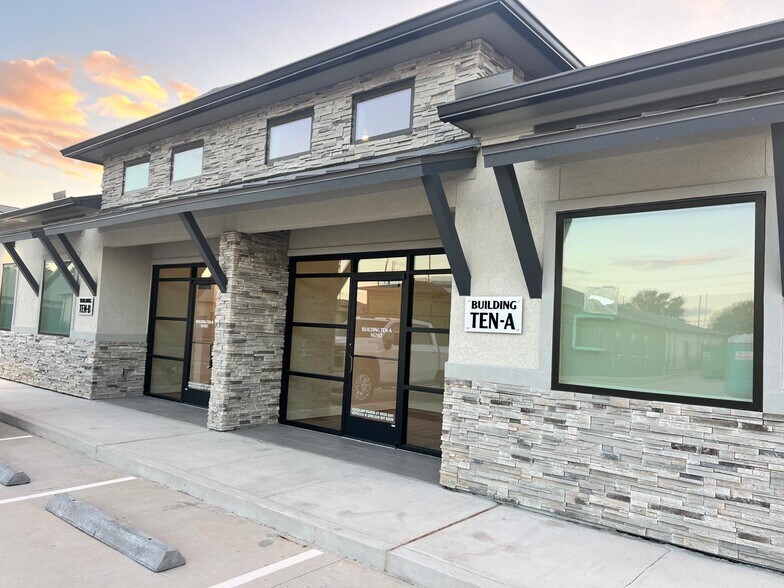 16702 House Hahl Rd, Cypress, TX à louer - Photo de l’immeuble – Image 3 sur 20