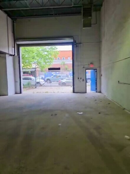 9029 Krier Pl, Brooklyn, NY à louer - Vidéo sur l’annonce professionnelle – Image 2 sur 14