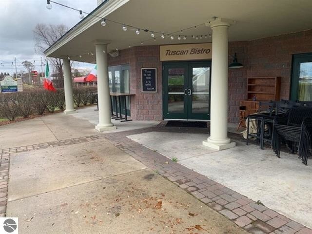 12930 S West Bay Shore Dr, Traverse City, MI à vendre - Autre – Image 2 sur 5