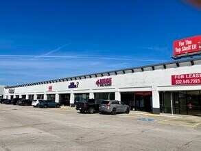 2204 Cypress Creek Pkwy, Houston, TX à louer Photo de l’immeuble– Image 1 sur 3