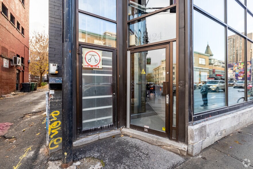 3422-3424 Av Du Parc, Montréal, QC à vendre - Photo de l’immeuble – Image 3 sur 3
