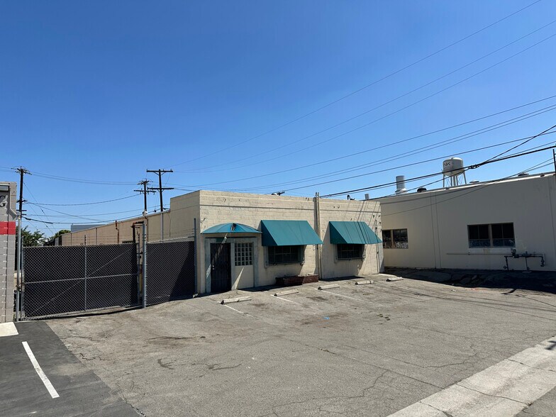 1773 W Lincoln Ave, Anaheim, CA à vendre - Photo de l’immeuble – Image 2 sur 11