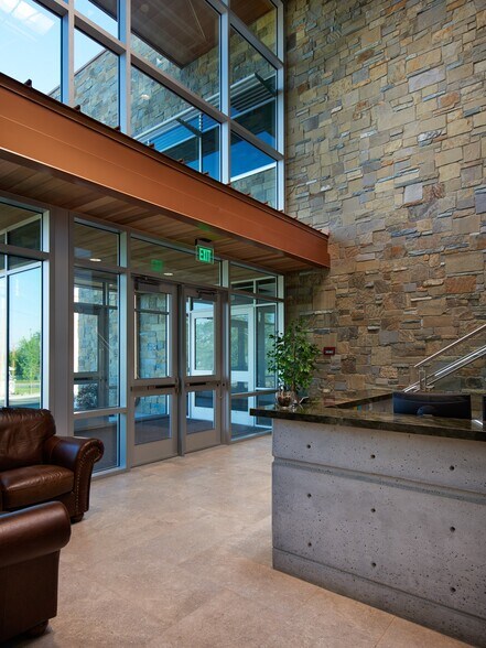 310 Park Ln, Farmington, UT à vendre - Photo de l’immeuble – Image 3 sur 15