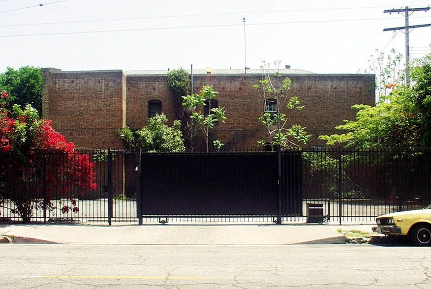 606 E 6th St, Los Angeles, CA à louer - Photo de l’immeuble – Image 3 sur 93