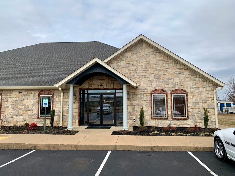 903 SE 22nd St, Bentonville, AR à louer - Photo de l’immeuble – Image 1 sur 12