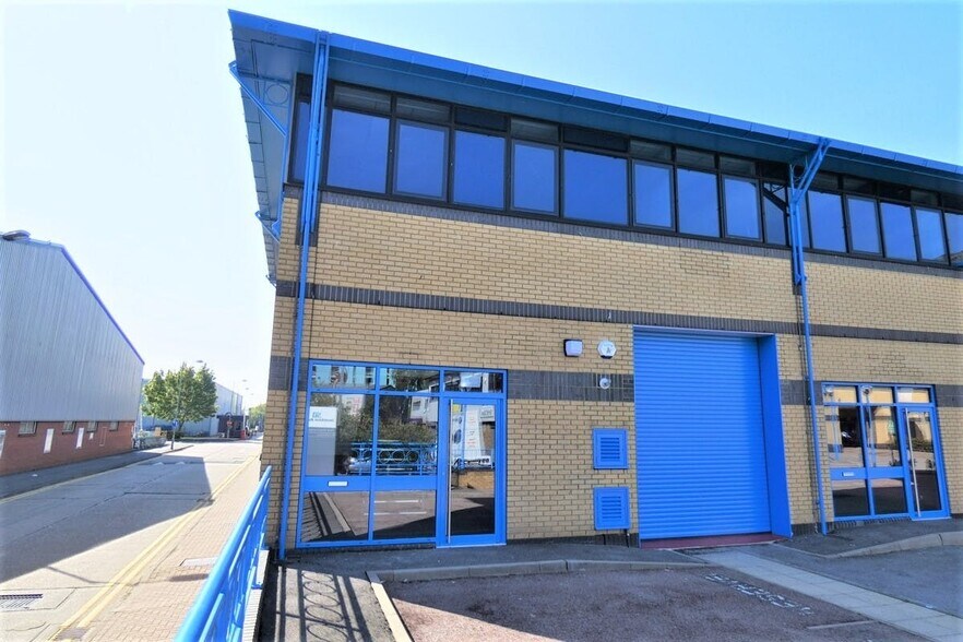 1-7 Ryan Dr, Brentford à louer - Photo de l’immeuble – Image 3 sur 34