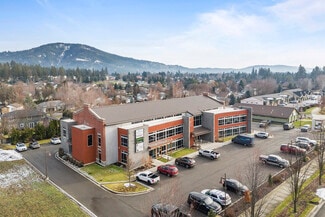 Plus de détails pour 8382 N Wayne Dr, Hayden, ID - Bureau à vendre