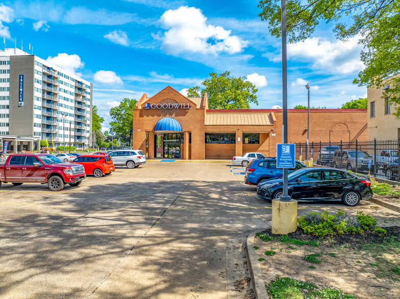 1810 Union Ave, Memphis, TN à vendre - Photo de l’immeuble – Image 1 sur 5