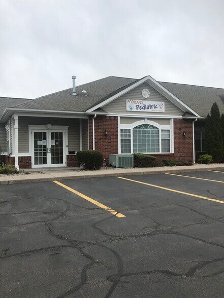 1110 Crosspointe Ln, Webster, NY à louer - Photo de l’immeuble – Image 3 sur 9