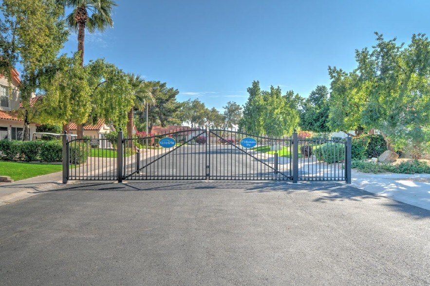 111 S Hearthstone Way, Chandler, AZ à vendre - Photo de l’immeuble – Image 2 sur 23