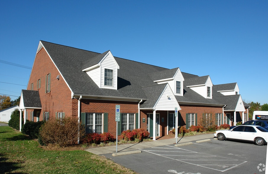 3802 Clemmons Rd, Clemmons, NC à louer - Photo principale – Image 1 sur 8