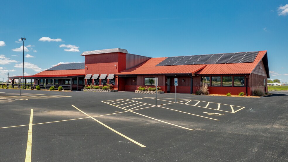 1403 W Stamer Dr, Litchfield, IL à louer - Photo de l’immeuble – Image 2 sur 14