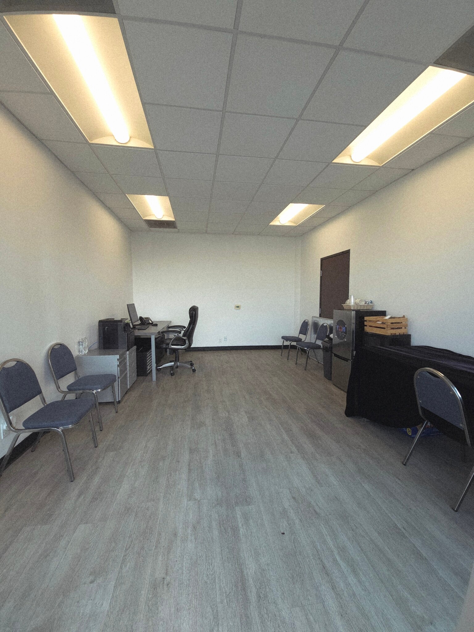 221 E 12th St, Los Angeles, CA à louer Photo intérieure– Image 1 sur 1