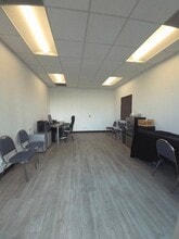 221 E 12th St, Los Angeles, CA à louer Photo intérieure– Image 1 sur 1