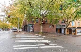 3516 Fremont Pl N, Seattle, WA à louer Photo de l’immeuble– Image 2 sur 2