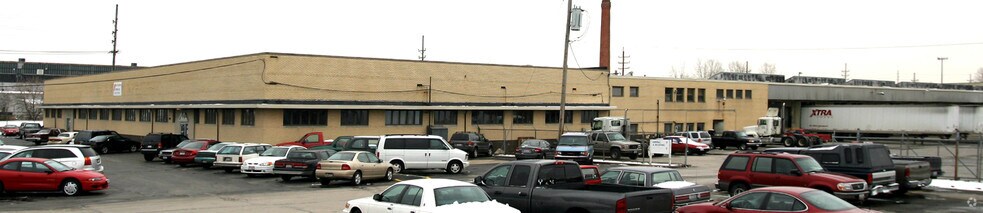 830 N Westwood Ave, Toledo, OH à louer - Photo de l’immeuble – Image 2 sur 4
