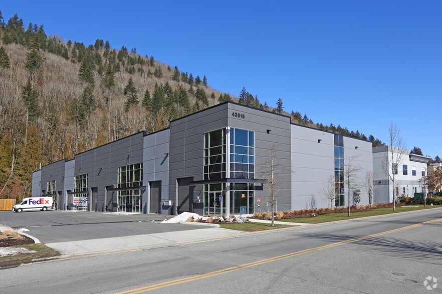 43815 Progress Way, Chilliwack, BC à louer - Photo principale – Image 1 sur 3