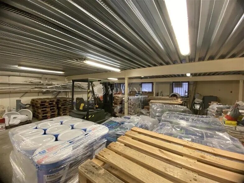 Local d'activités dans Boissy-Saint-Léger à vendre - Photo de l’immeuble – Image 3 sur 10